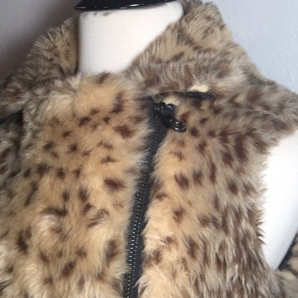 Catherine Malandrino Faux Fur Vest Animal Print With Pockets Girls Size 14/16 - Picture 4 of 7